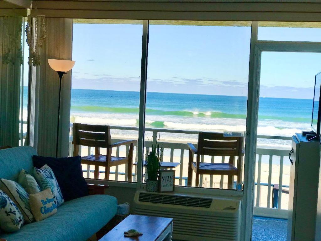 Daze - Ocean Front At Symphony Club! Holiday home