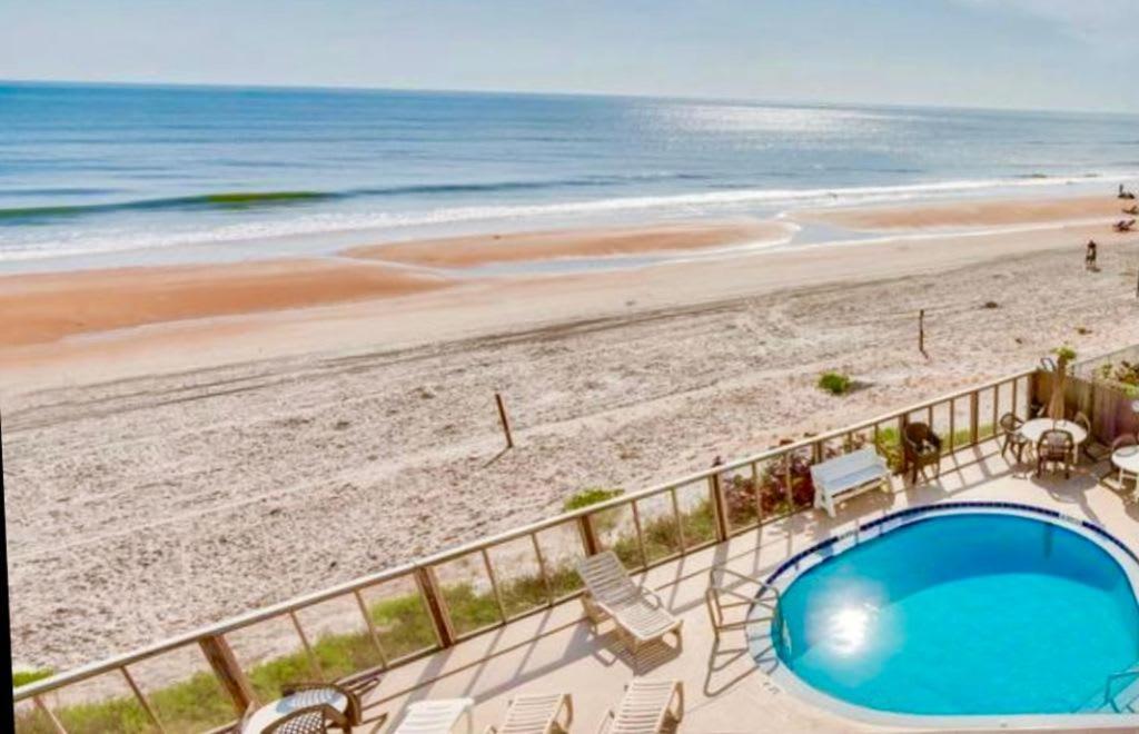 Holiday home Daze - Ocean Front At Symphony Club! Ormond Beach