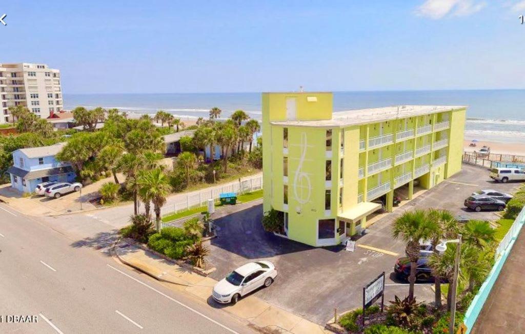 Holiday home Daze - Ocean Front At Symphony Club! *